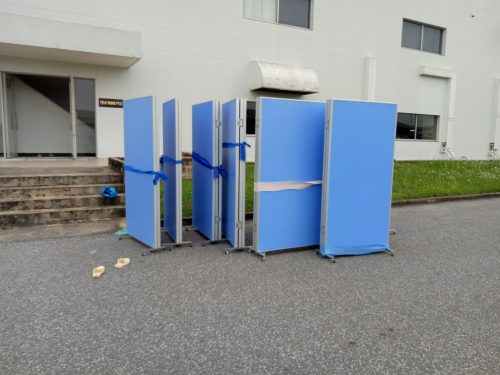 Vách ngăn di động có bánh xe chất liệu nỉ Vách ngăn di động có bánh xe chất liệu nỉ